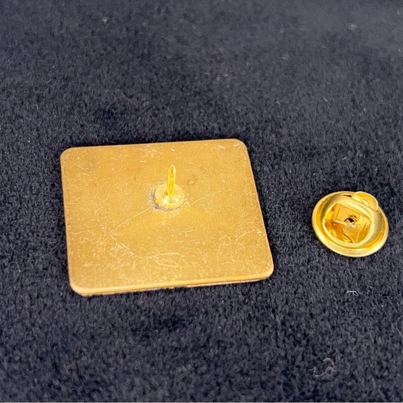 2009 Montana Womens Run Pin Floral Western Enamel - Picture 3 of 4